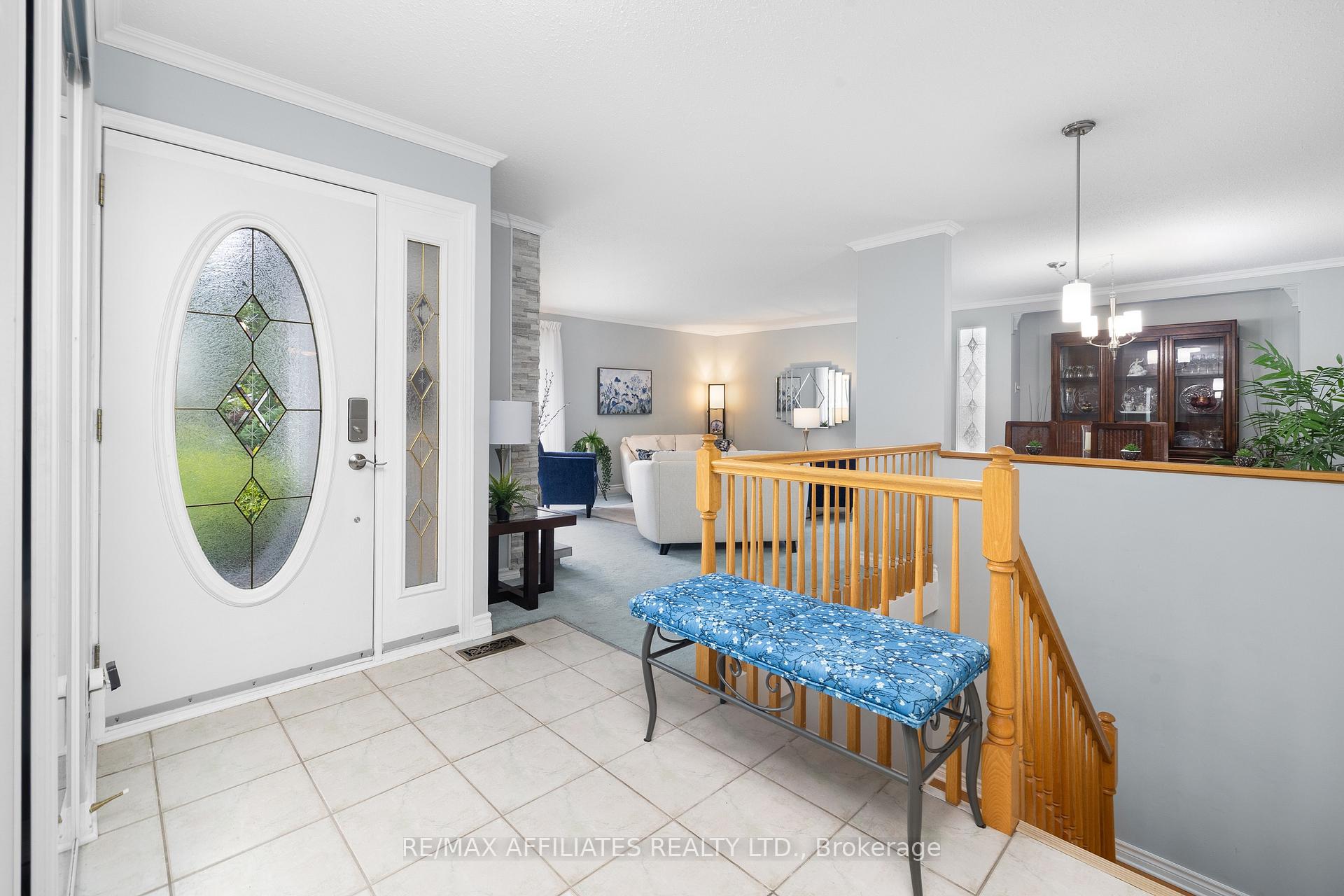 Photo 5 of 13 Amundsen Crescent, Ottawa, Kanata - Katimavik — HOMEH
