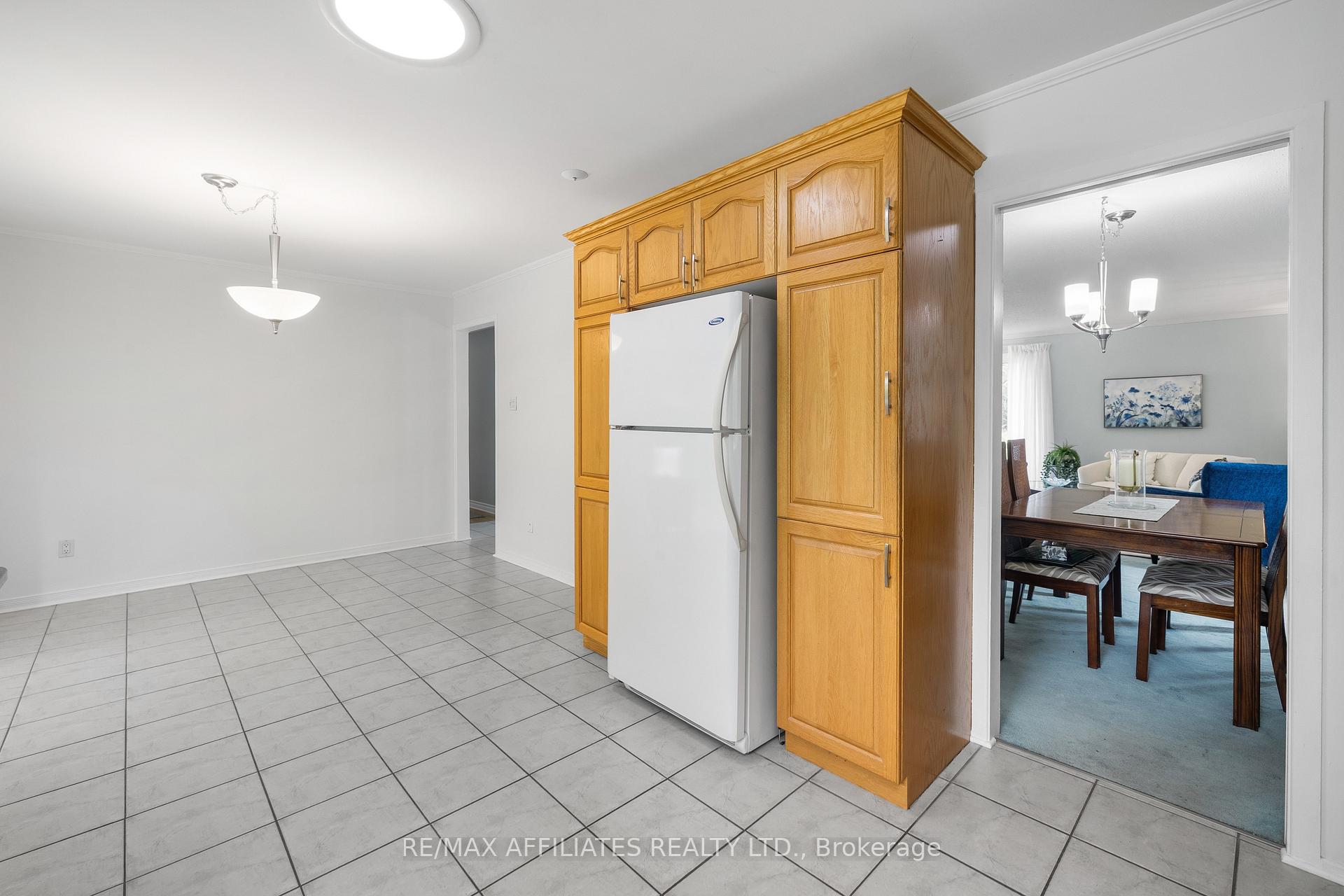 Photo 20 of 13 Amundsen Crescent, Ottawa, Kanata - Katimavik — HOMEH