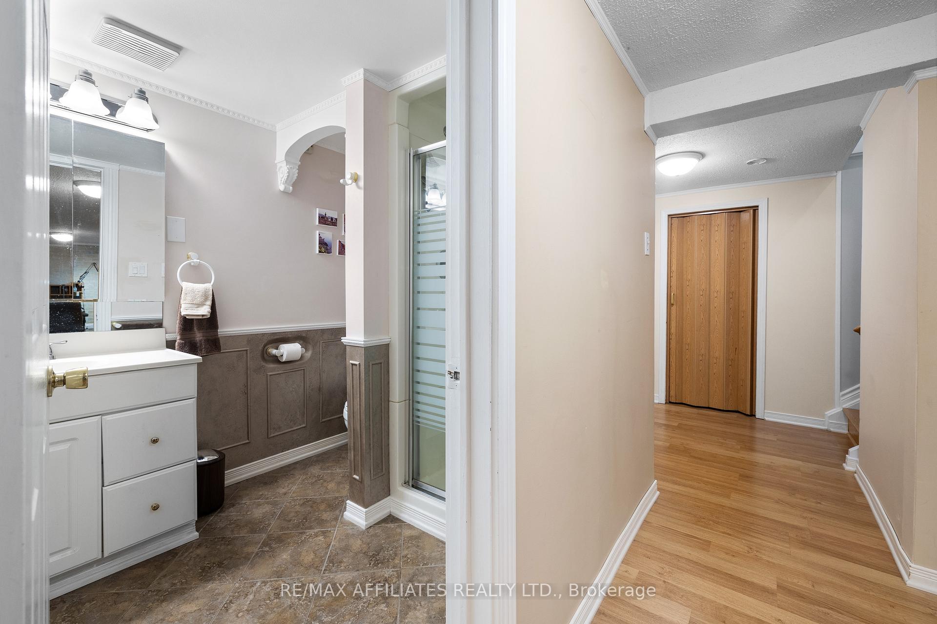 Photo 41 of 13 Amundsen Crescent, Ottawa, Kanata - Katimavik — HOMEH