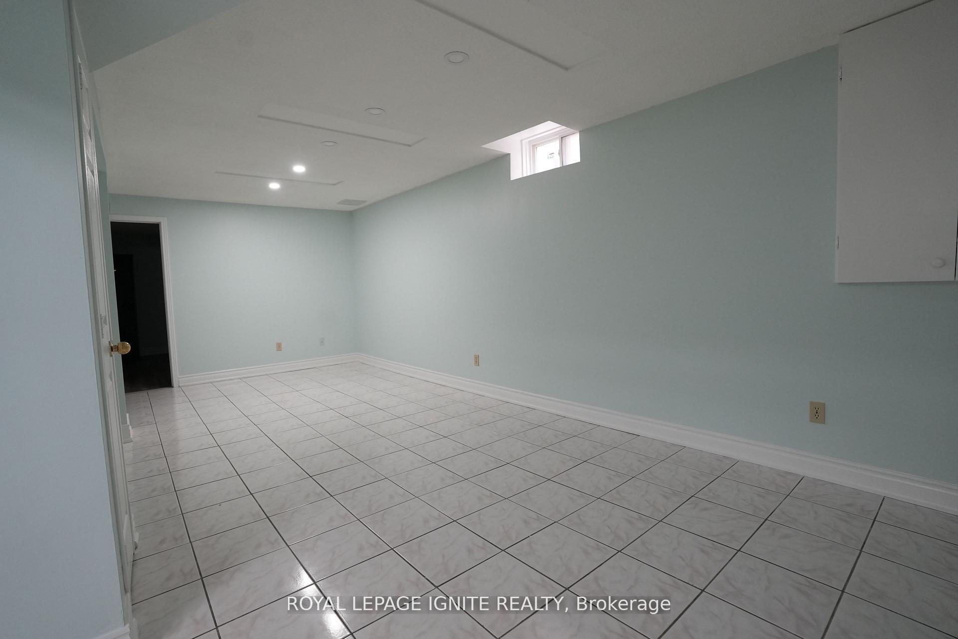 Photo 6 of Unit Bsmnt, 20 Goodwood Drive, Markham, Middlefield — HOMEH