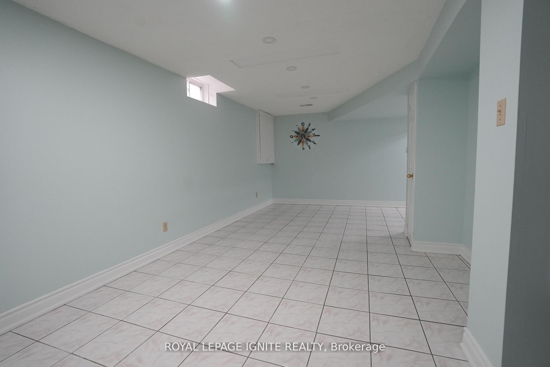 Photo 7 of Unit Bsmnt, 20 Goodwood Drive, Markham, Middlefield — HOMEH