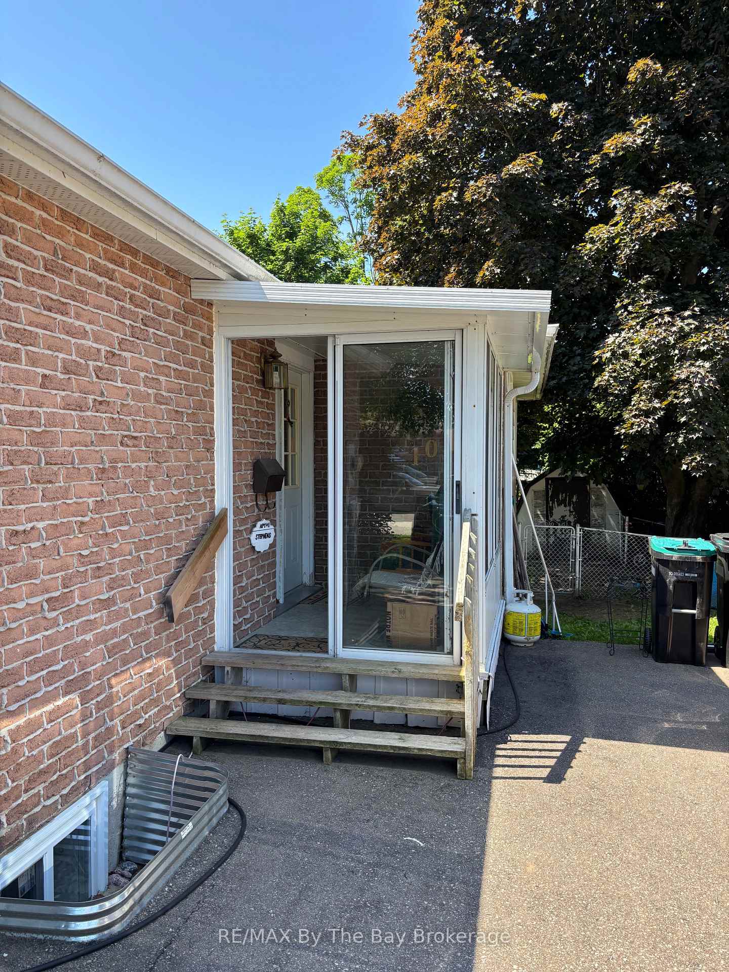 Photo 3 of 1033 Glen Bogie Crescent, Midland — HOMEH