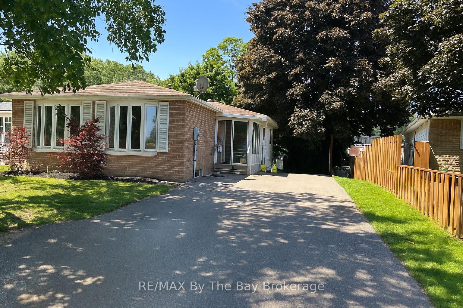 Photo 8 of 1033 Glen Bogie Crescent, Midland — HOMEH