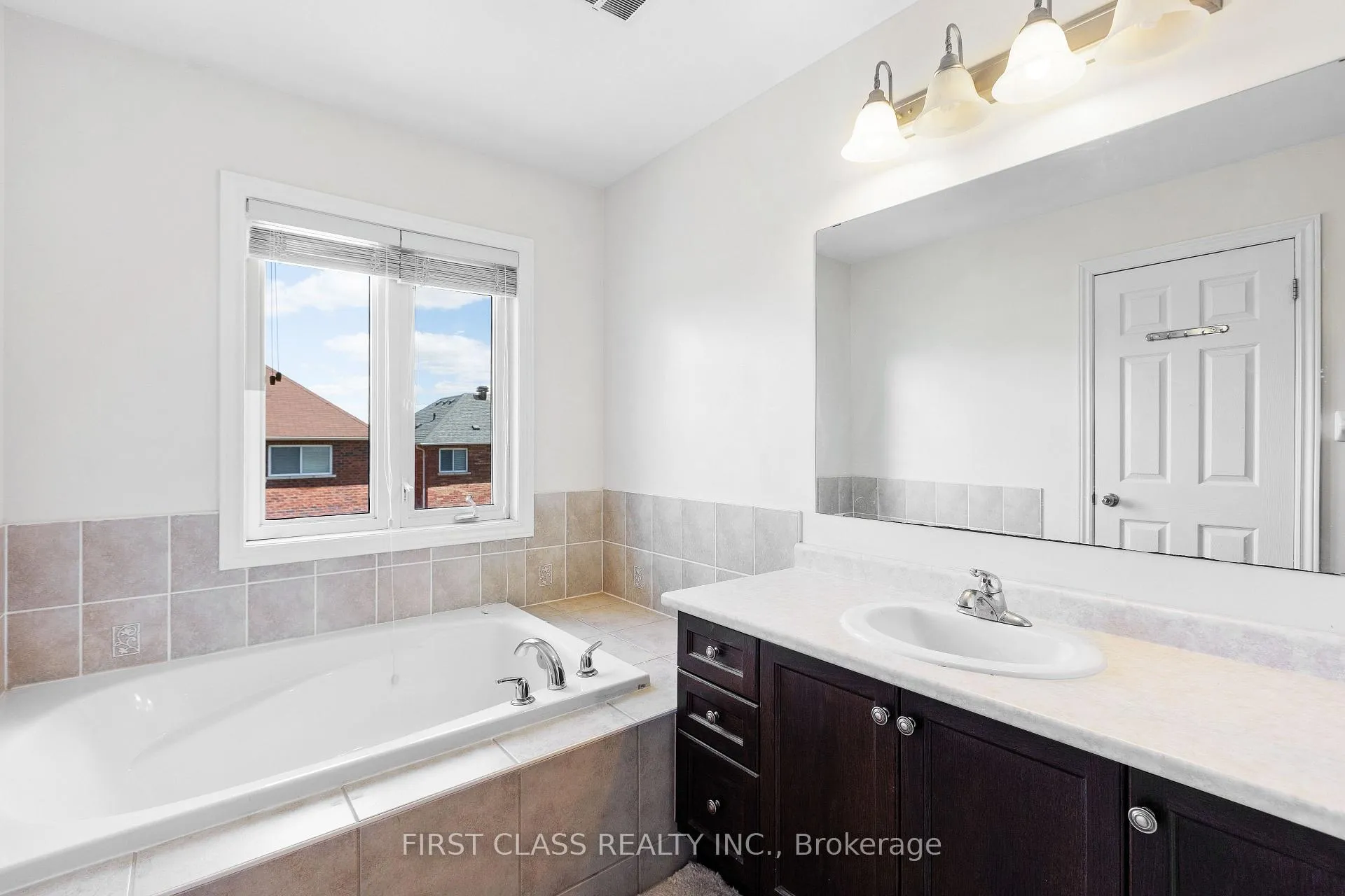 Photo 17 of 74 Evershot Crescent, Markham, Wismer — HOMEH