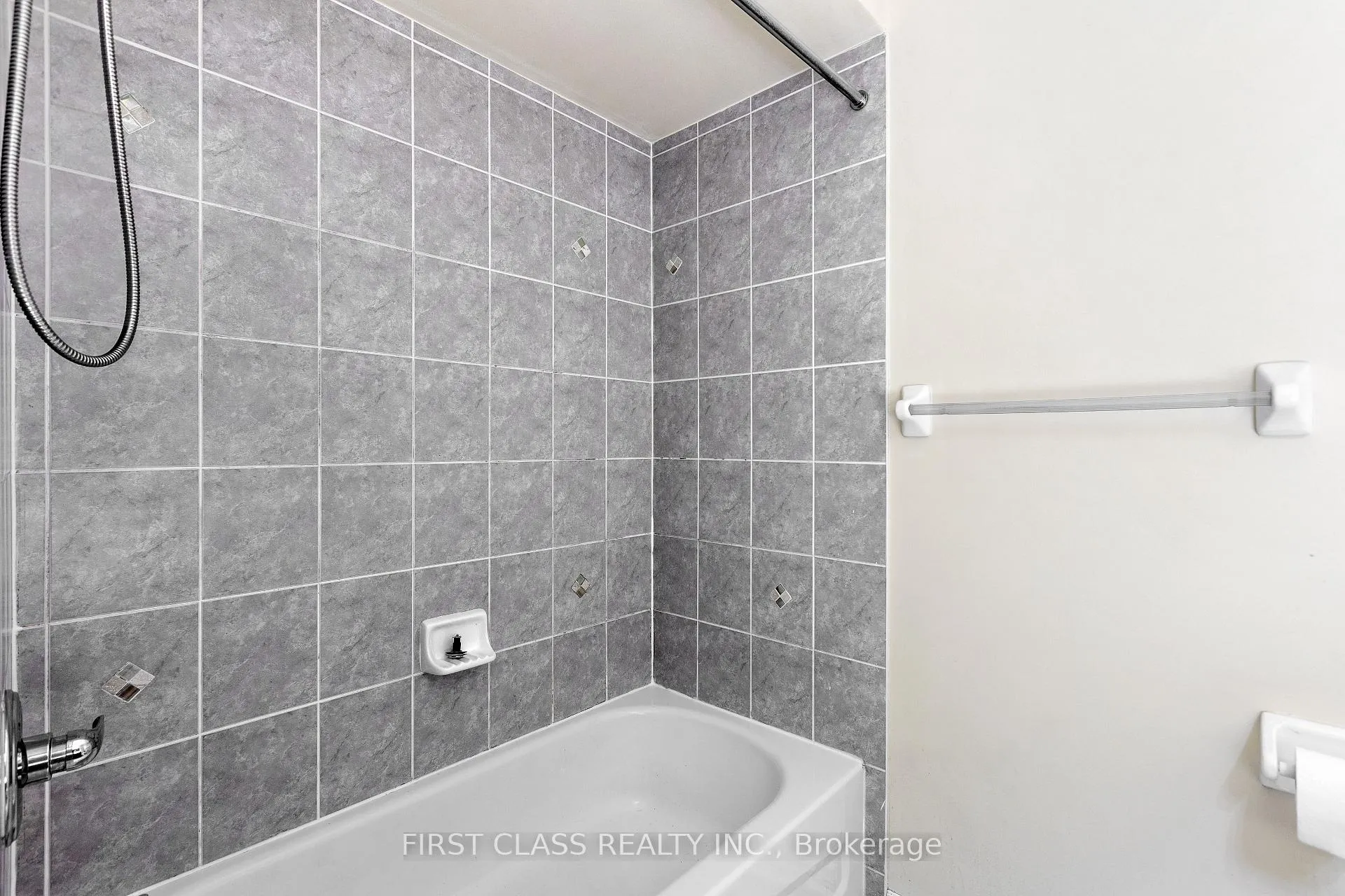 Photo 23 of 74 Evershot Crescent, Markham, Wismer — HOMEH