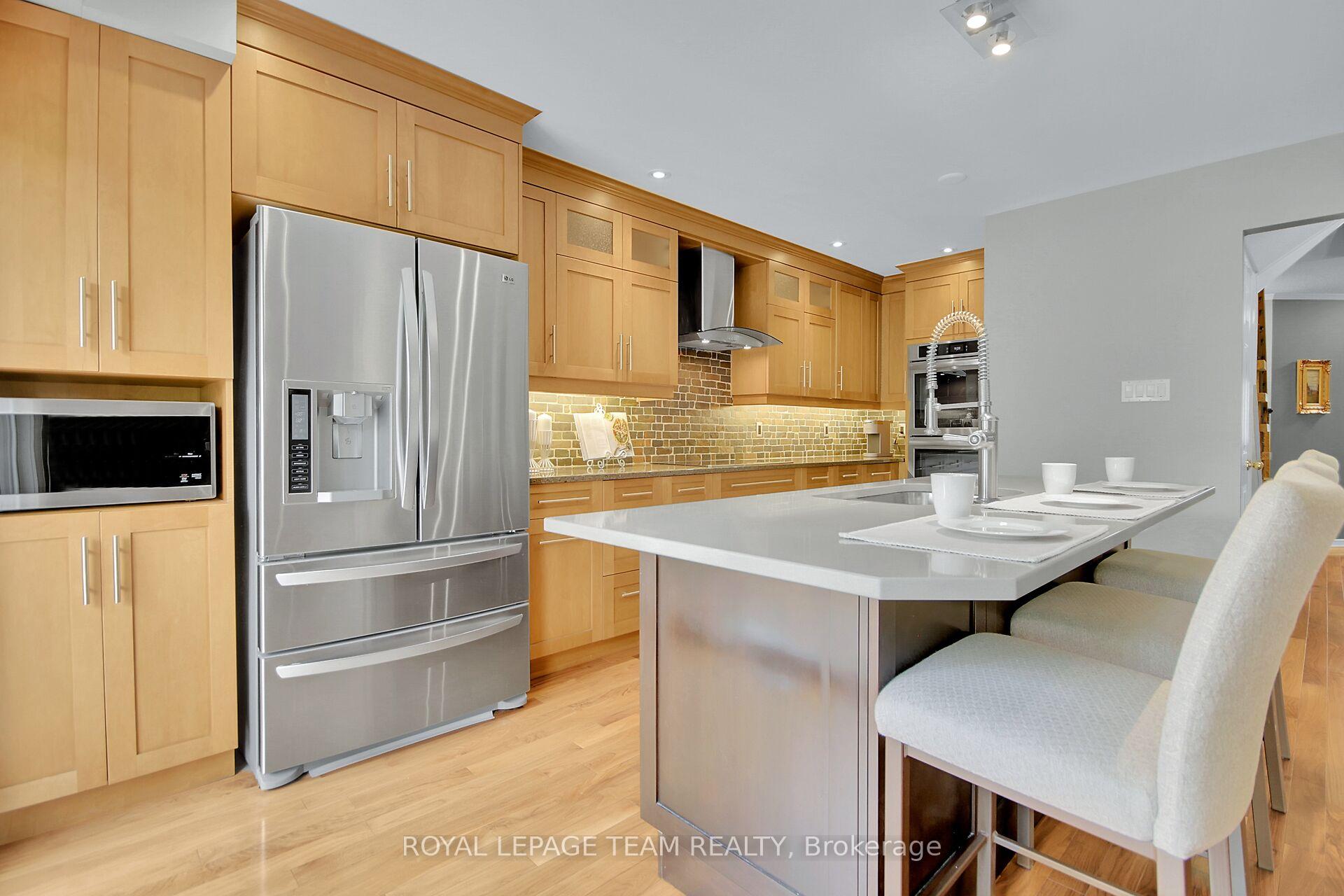 Photo 3 of 51 Windeyer Crescent, Ottawa, Kanata - Kanata Lakes/Heritage Hills — HOMEH