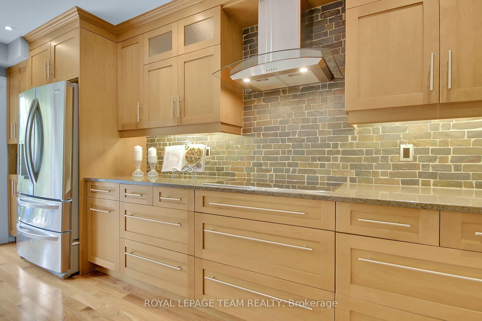 Photo 17 of 51 Windeyer Crescent, Ottawa, Kanata - Kanata Lakes/Heritage Hills — HOMEH