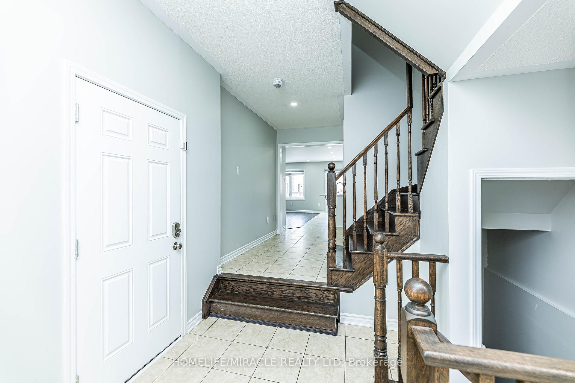 Photo 2 of 1633 Clitherow Street, Milton, Ford — HOMEH