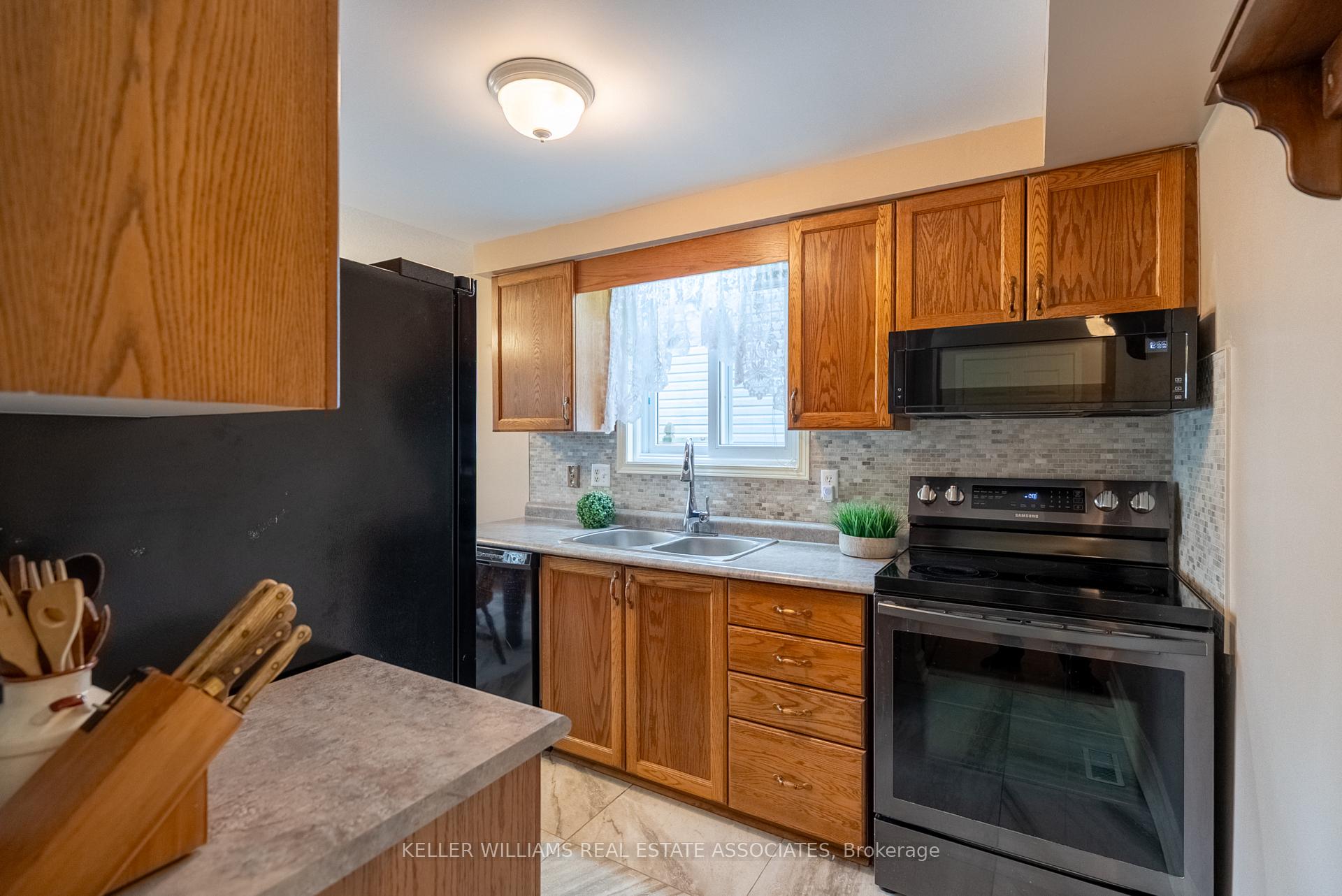 Photo 24 of 165 Highbrook Street, Kitchener — HOMEH