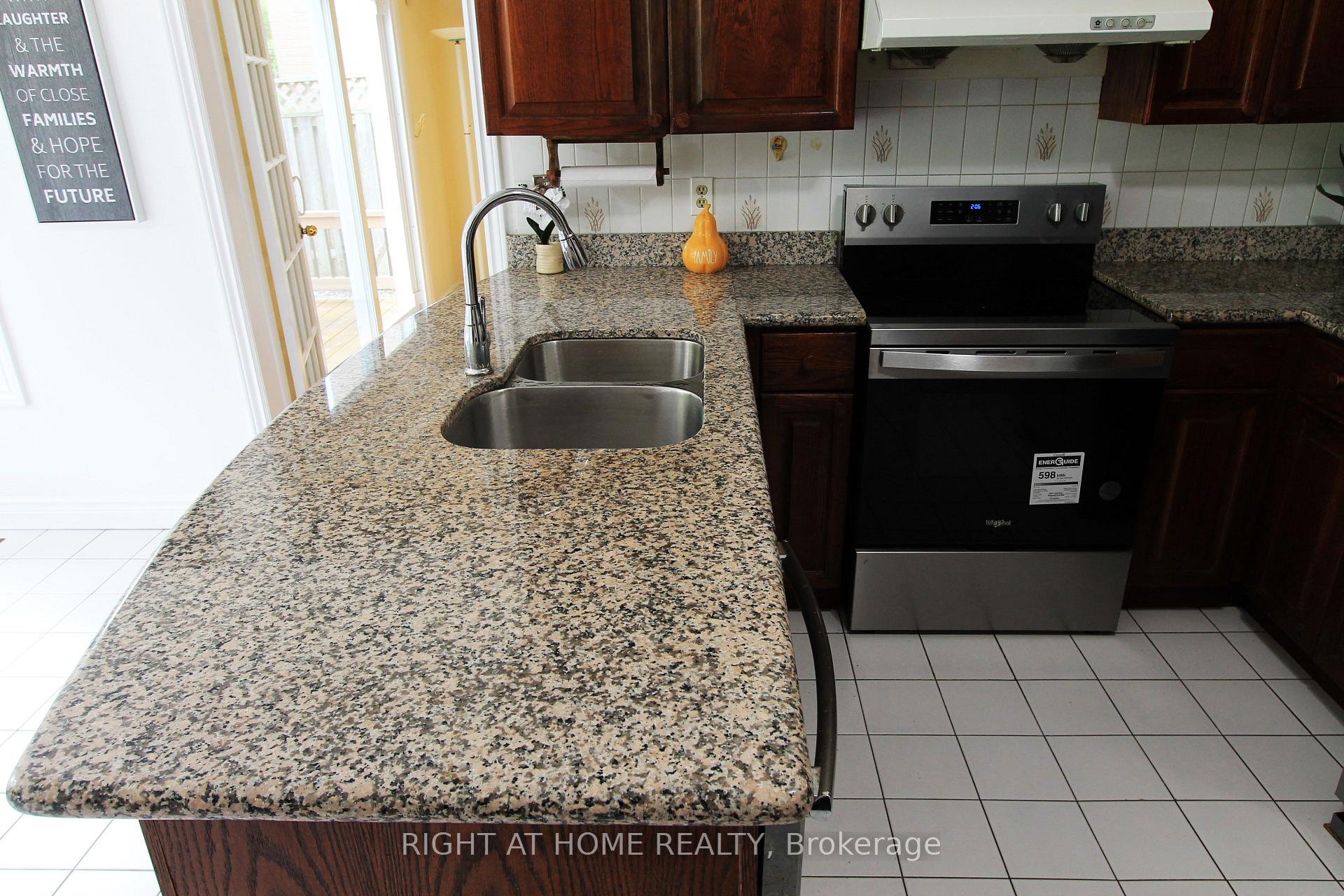 Photo 1 of 26 Leighland Drive, Markham, Unionville — HOMEH