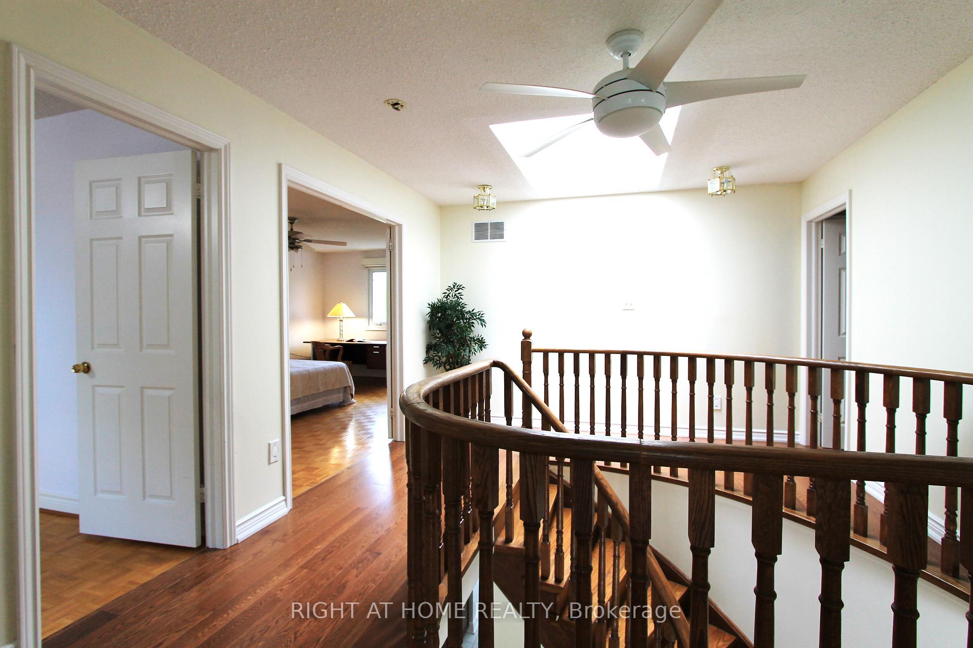 Photo 5 of 26 Leighland Drive, Markham, Unionville — HOMEH