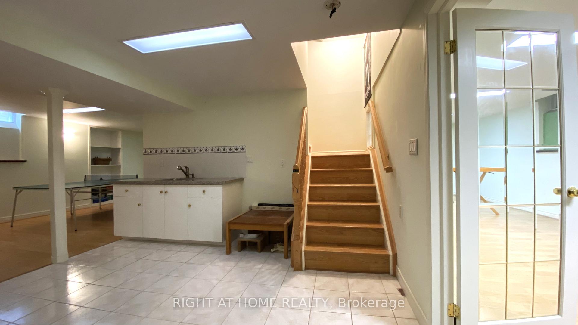 Photo 18 of 26 Leighland Drive, Markham, Unionville — HOMEH
