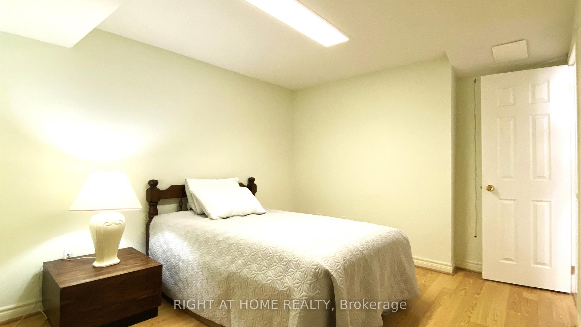 Photo 21 of 26 Leighland Drive, Markham, Unionville — HOMEH