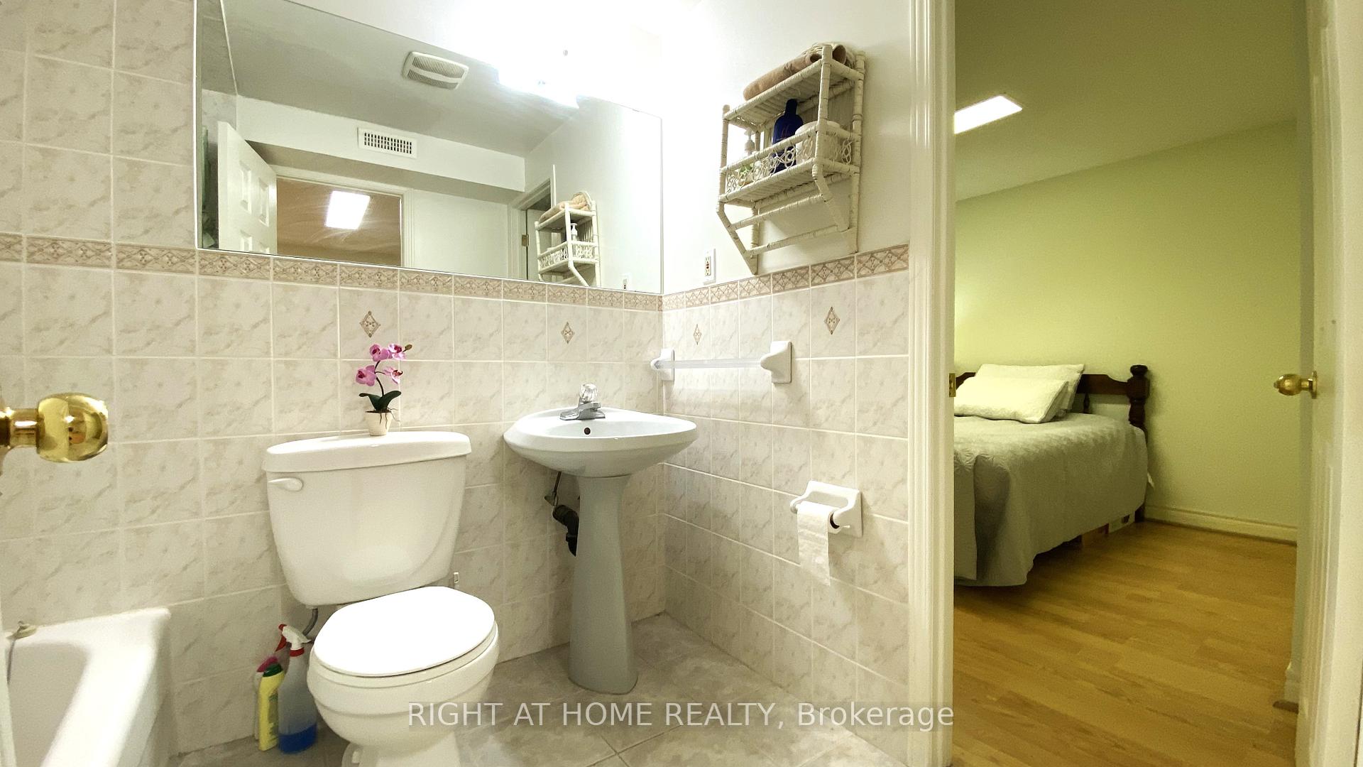 Photo 22 of 26 Leighland Drive, Markham, Unionville — HOMEH