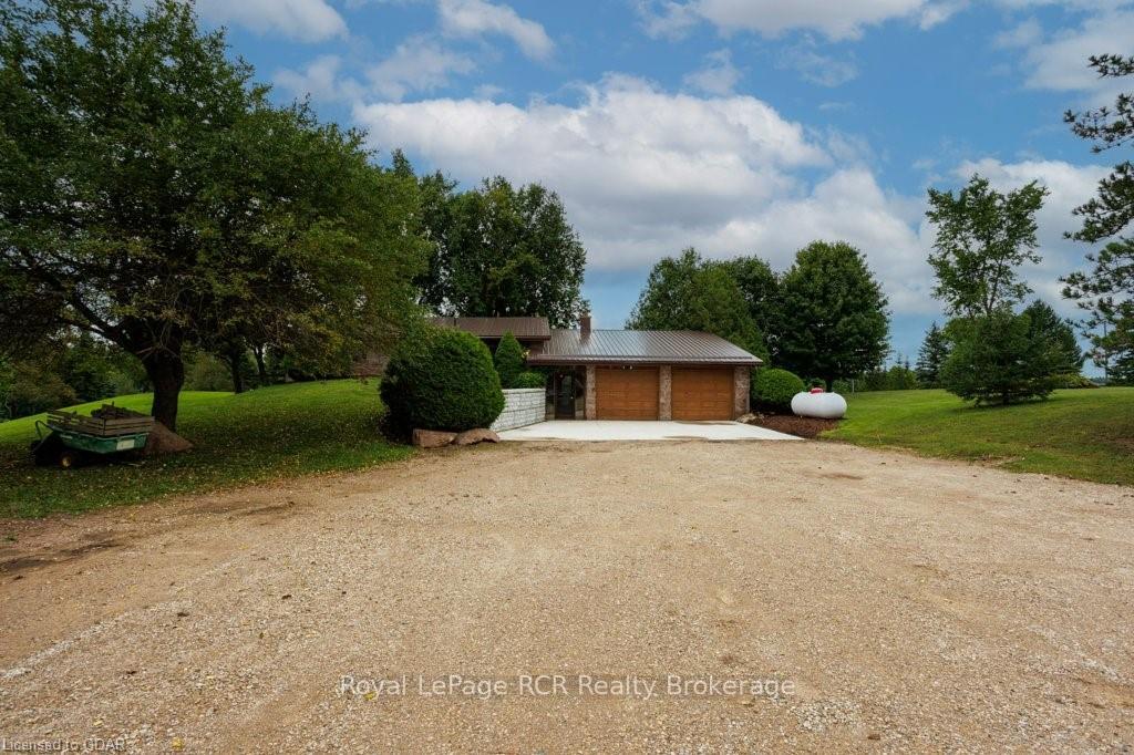 Photo 3 of 9811 Creek Road, Minto — HOMEH