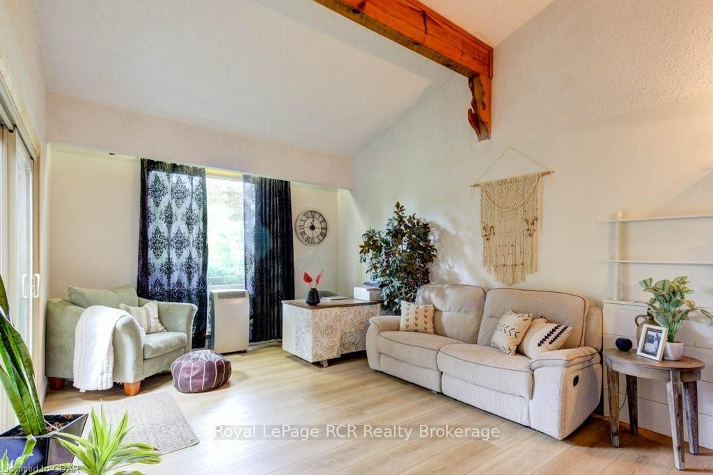 Photo 6 of 9811 Creek Road, Minto — HOMEH