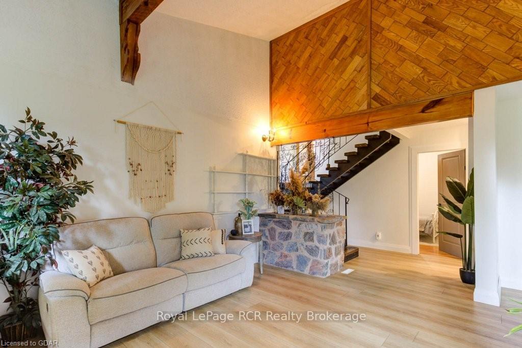 Photo 7 of 9811 Creek Road, Minto — HOMEH