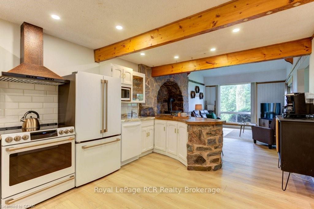 Photo 15 of 9811 Creek Road, Minto — HOMEH
