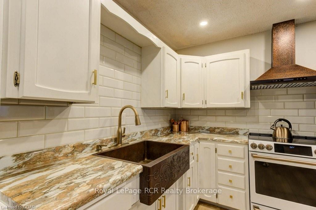 Photo 16 of 9811 Creek Road, Minto — HOMEH