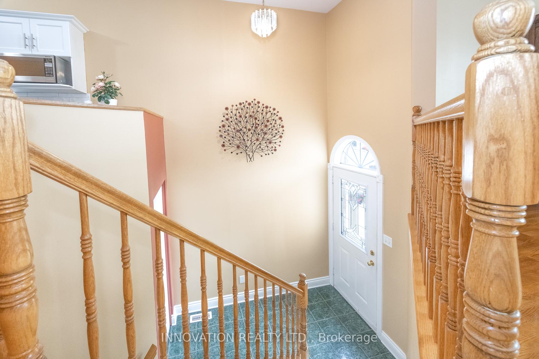 Photo 4 of 36 Castle Glen Crescent, Ottawa, Kanata - Glencairn/Hazeldean — HOMEH