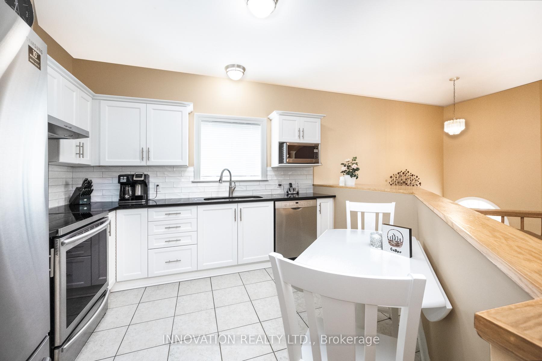Photo 9 of 36 Castle Glen Crescent, Ottawa, Kanata - Glencairn/Hazeldean — HOMEH