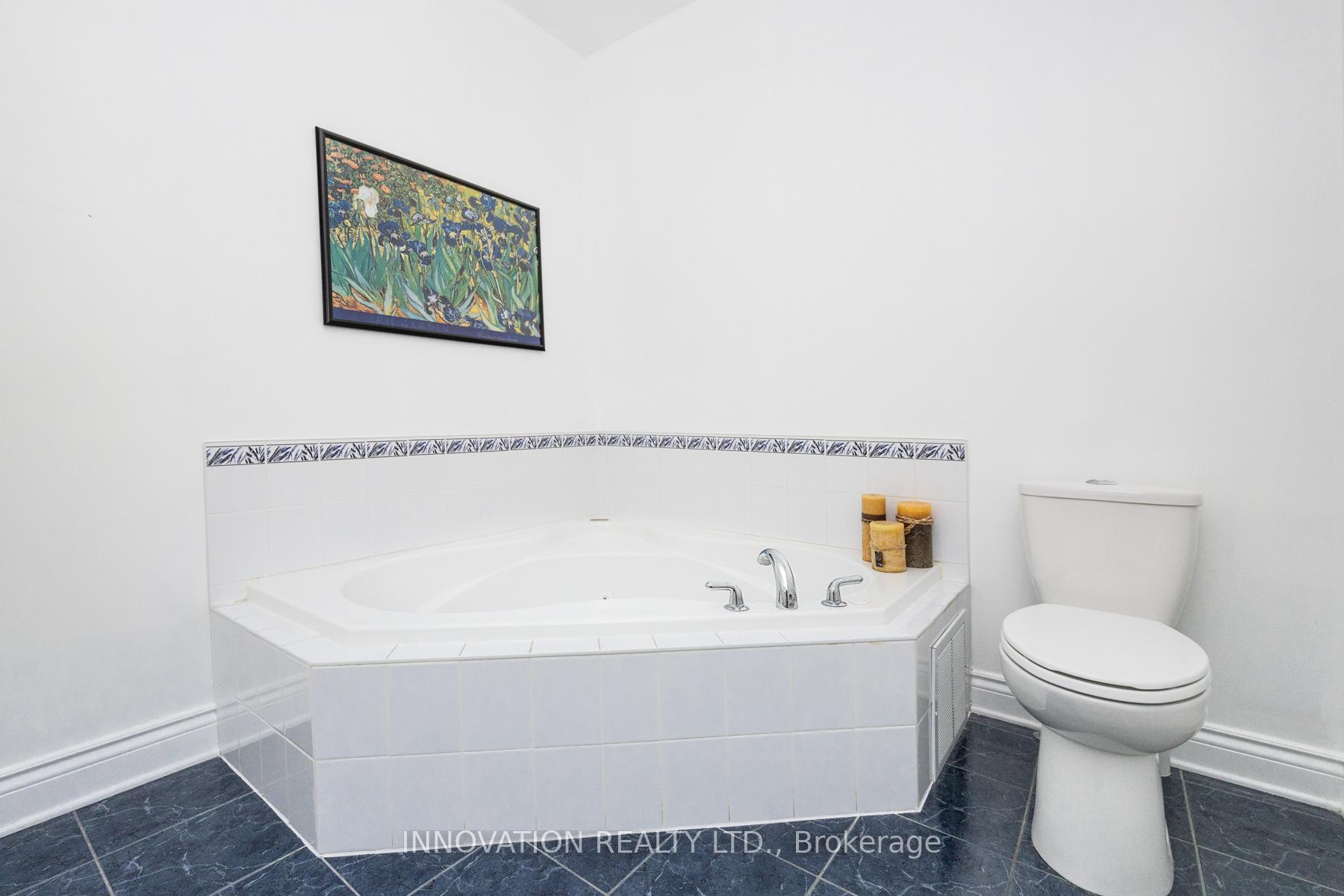 Photo 17 of 36 Castle Glen Crescent, Ottawa, Kanata - Glencairn/Hazeldean — HOMEH