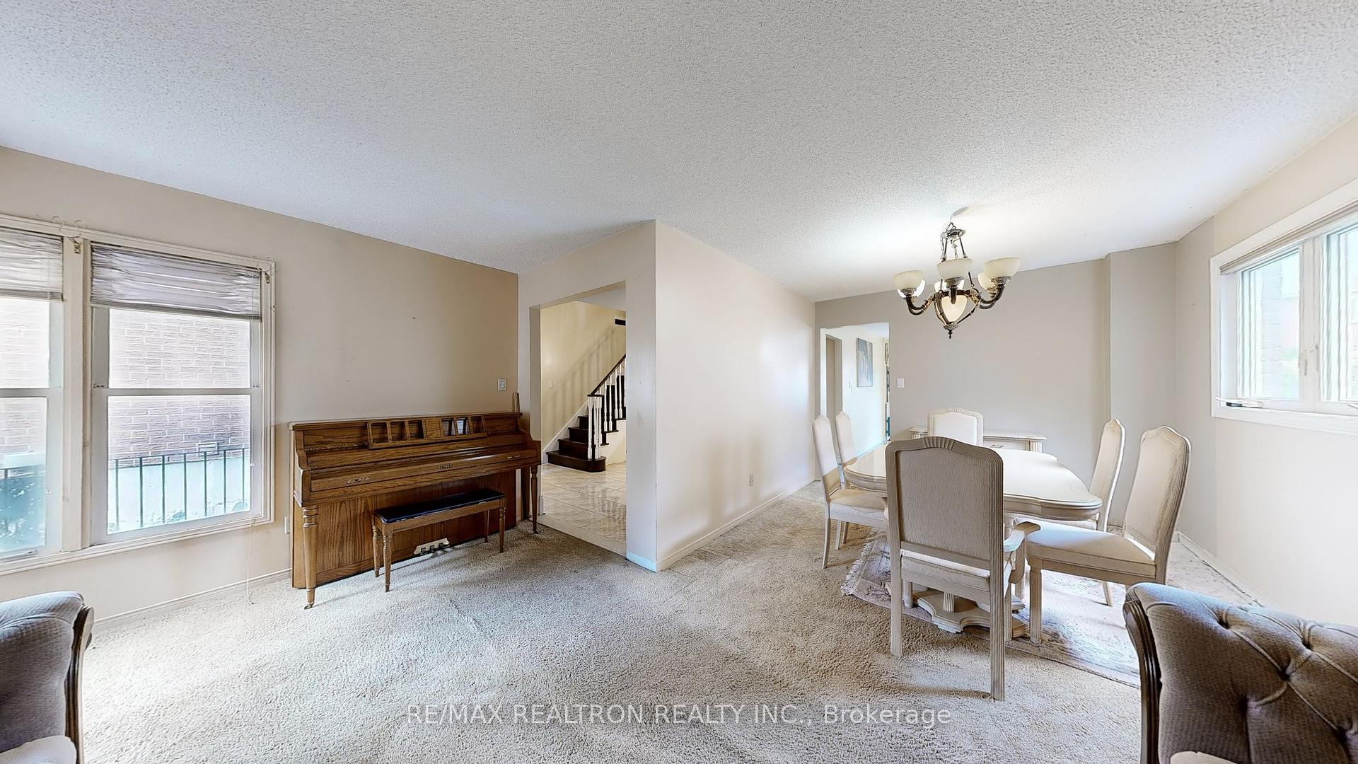 Photo 8 of 43 Strathmore Drive, Markham, Raymerville — HOMEH