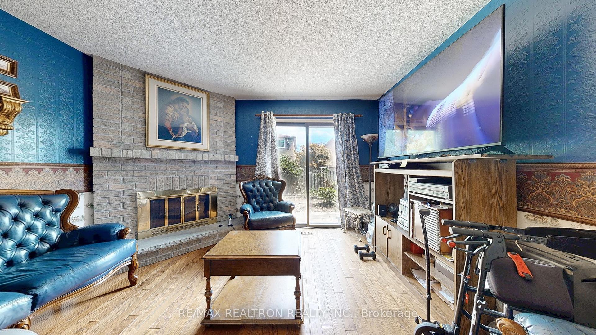 Photo 11 of 43 Strathmore Drive, Markham, Raymerville — HOMEH