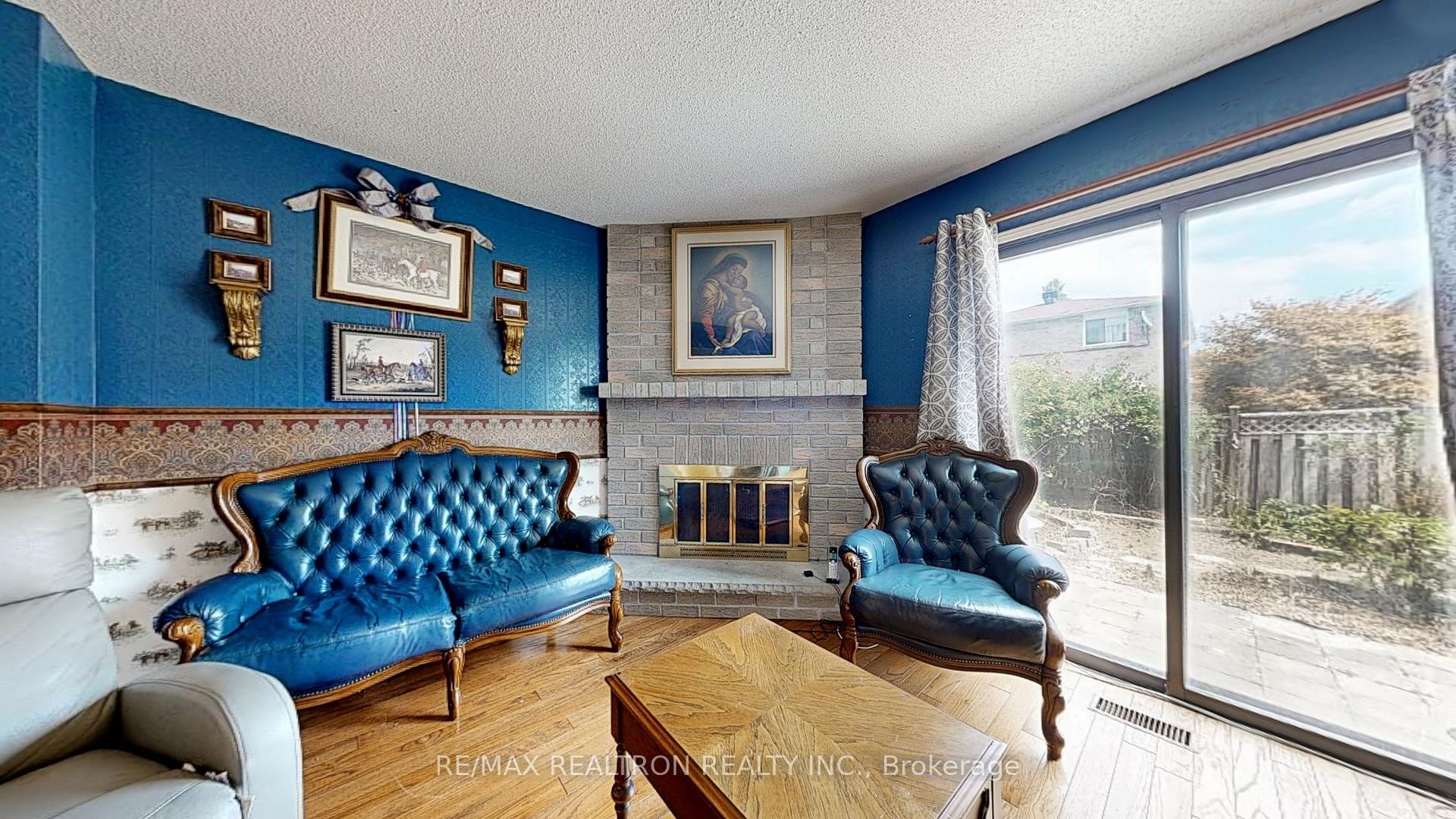 Photo 12 of 43 Strathmore Drive, Markham, Raymerville — HOMEH