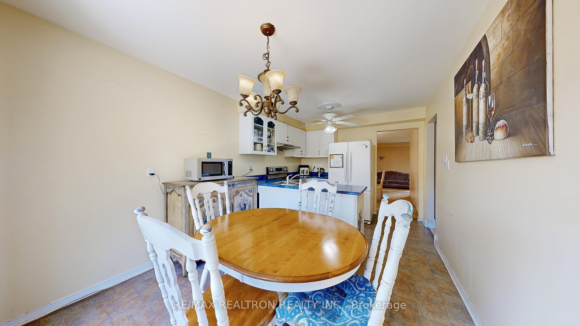 Photo 16 of 43 Strathmore Drive, Markham, Raymerville — HOMEH