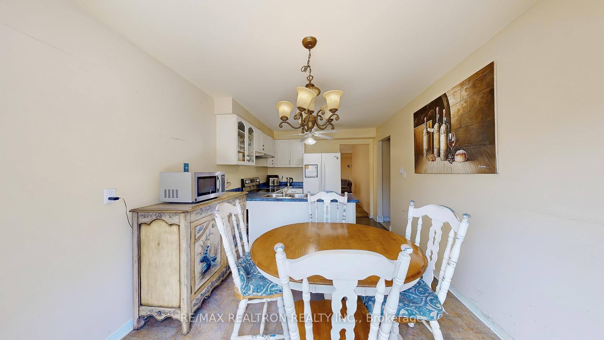 Photo 17 of 43 Strathmore Drive, Markham, Raymerville — HOMEH