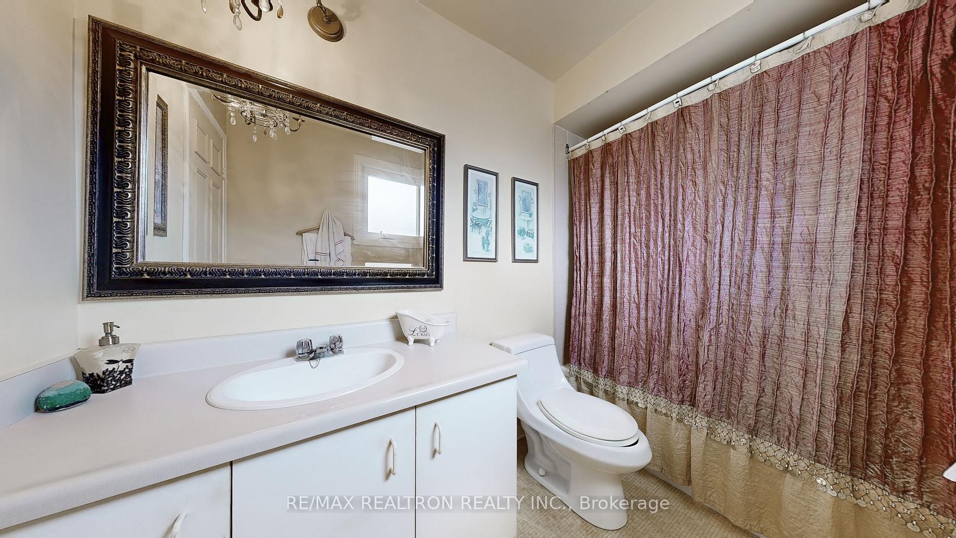 Photo 23 of 43 Strathmore Drive, Markham, Raymerville — HOMEH