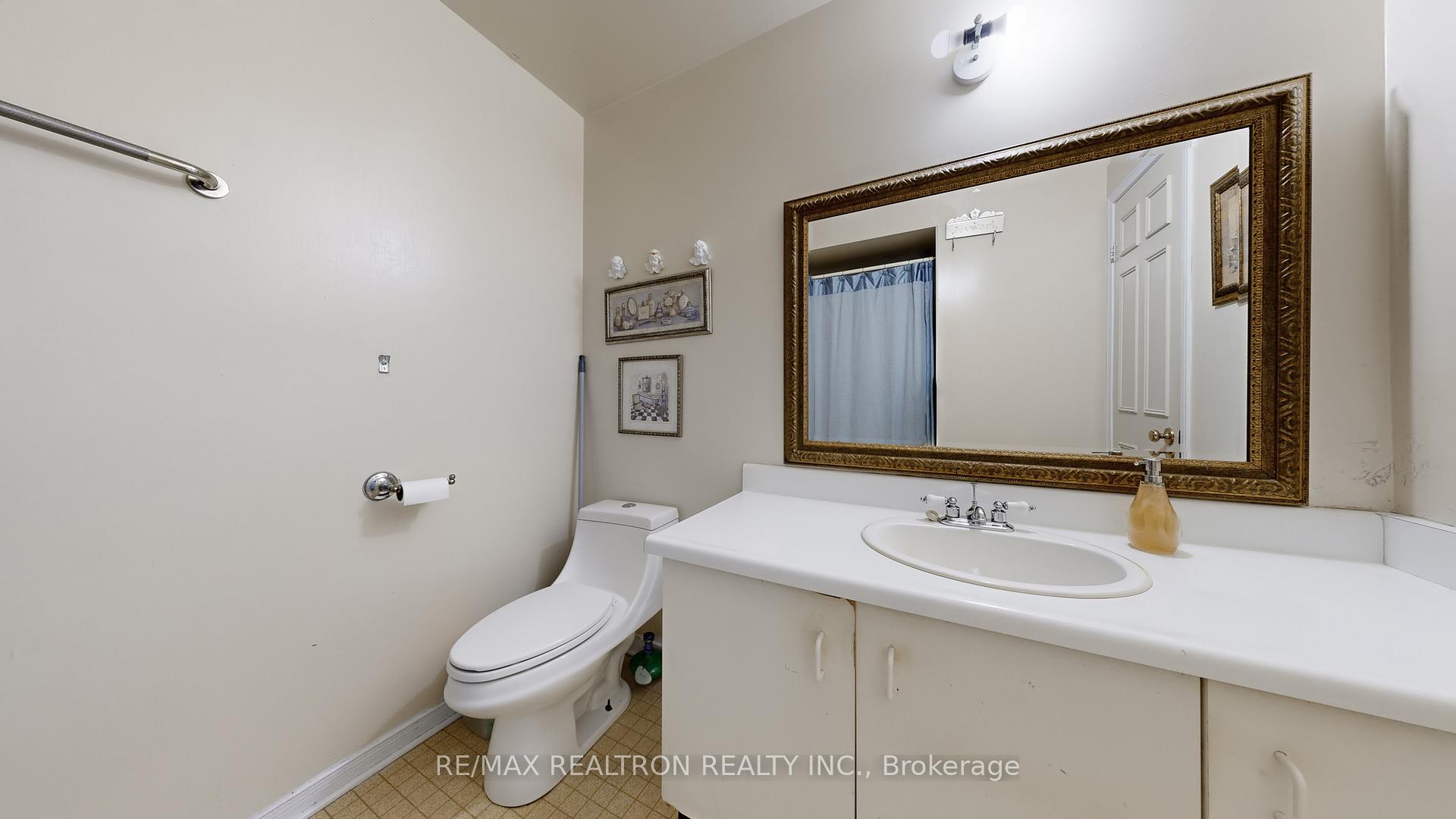 Photo 31 of 43 Strathmore Drive, Markham, Raymerville — HOMEH