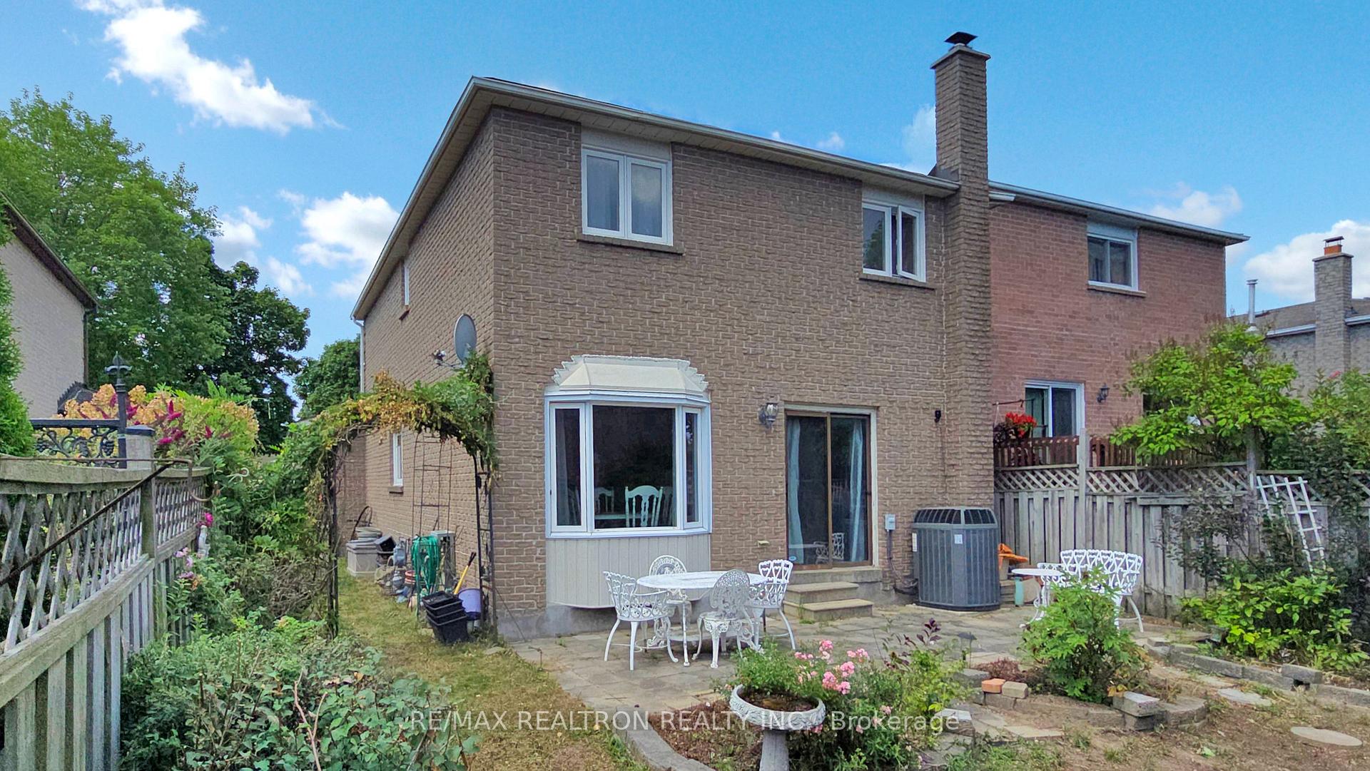 Photo 34 of 43 Strathmore Drive, Markham, Raymerville — HOMEH