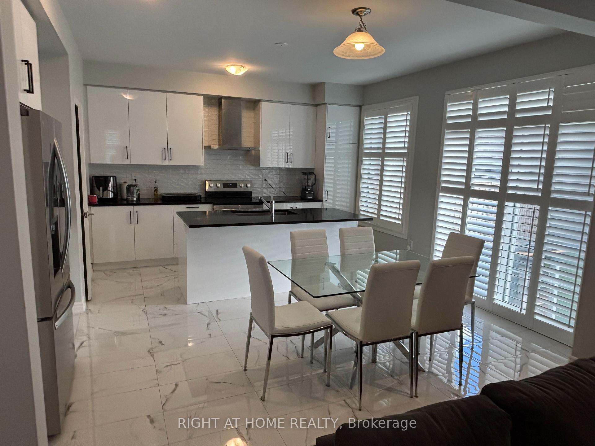 Photo 10 of Unit UPPER, 1480 Kitchen Court, Milton, Walker — HOMEH
