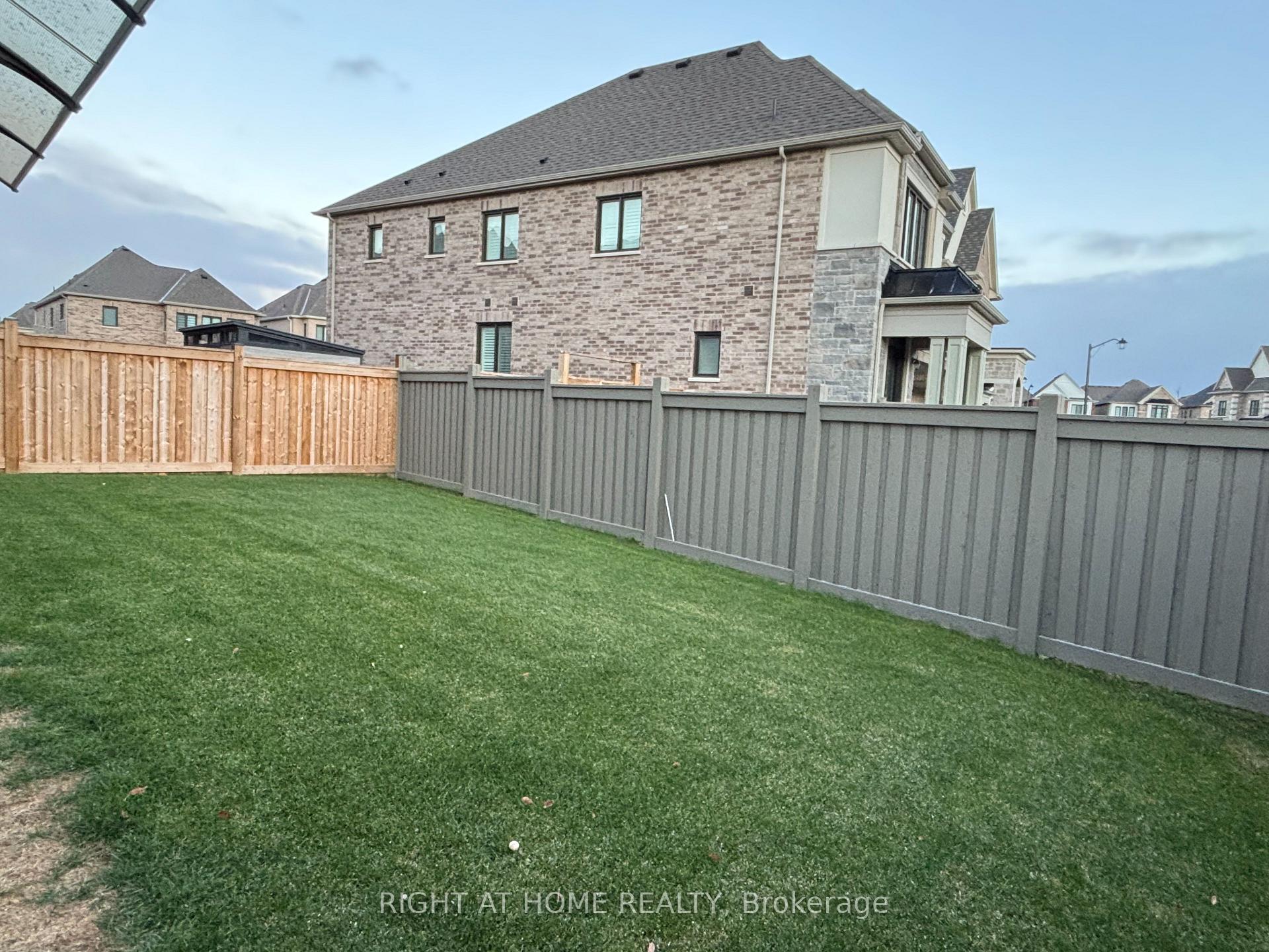 Photo 38 of Unit UPPER, 1480 Kitchen Court, Milton, Walker — HOMEH