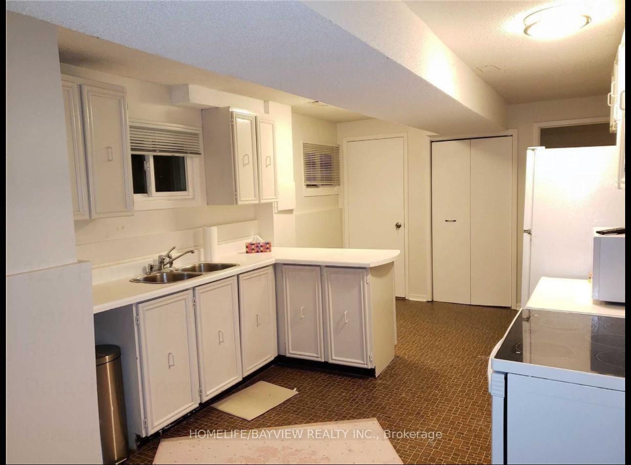 Photo 5 of 127 Holm Crescent, Markham, Aileen-Willowbrook — HOMEH