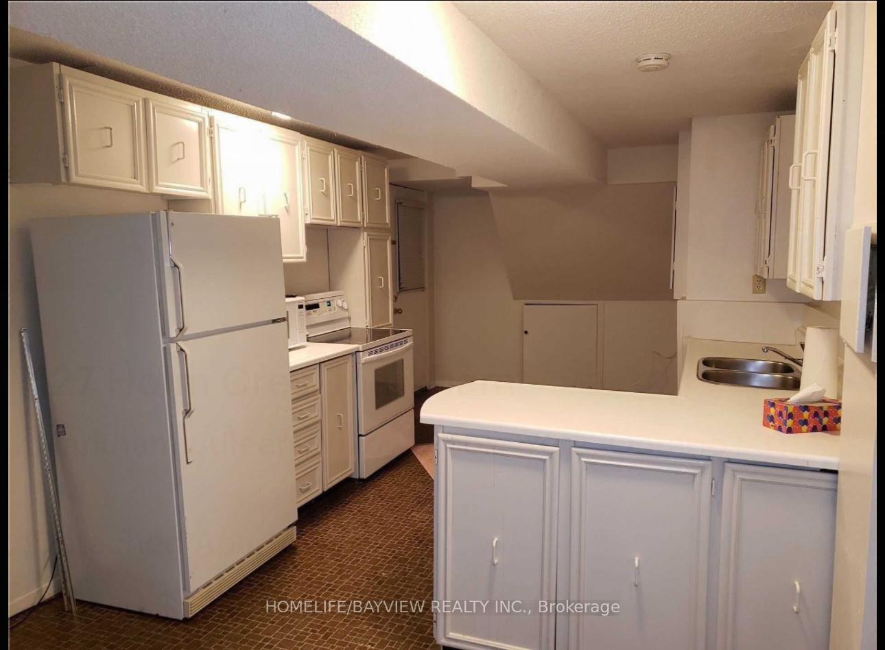 Photo 6 of 127 Holm Crescent, Markham, Aileen-Willowbrook — HOMEH