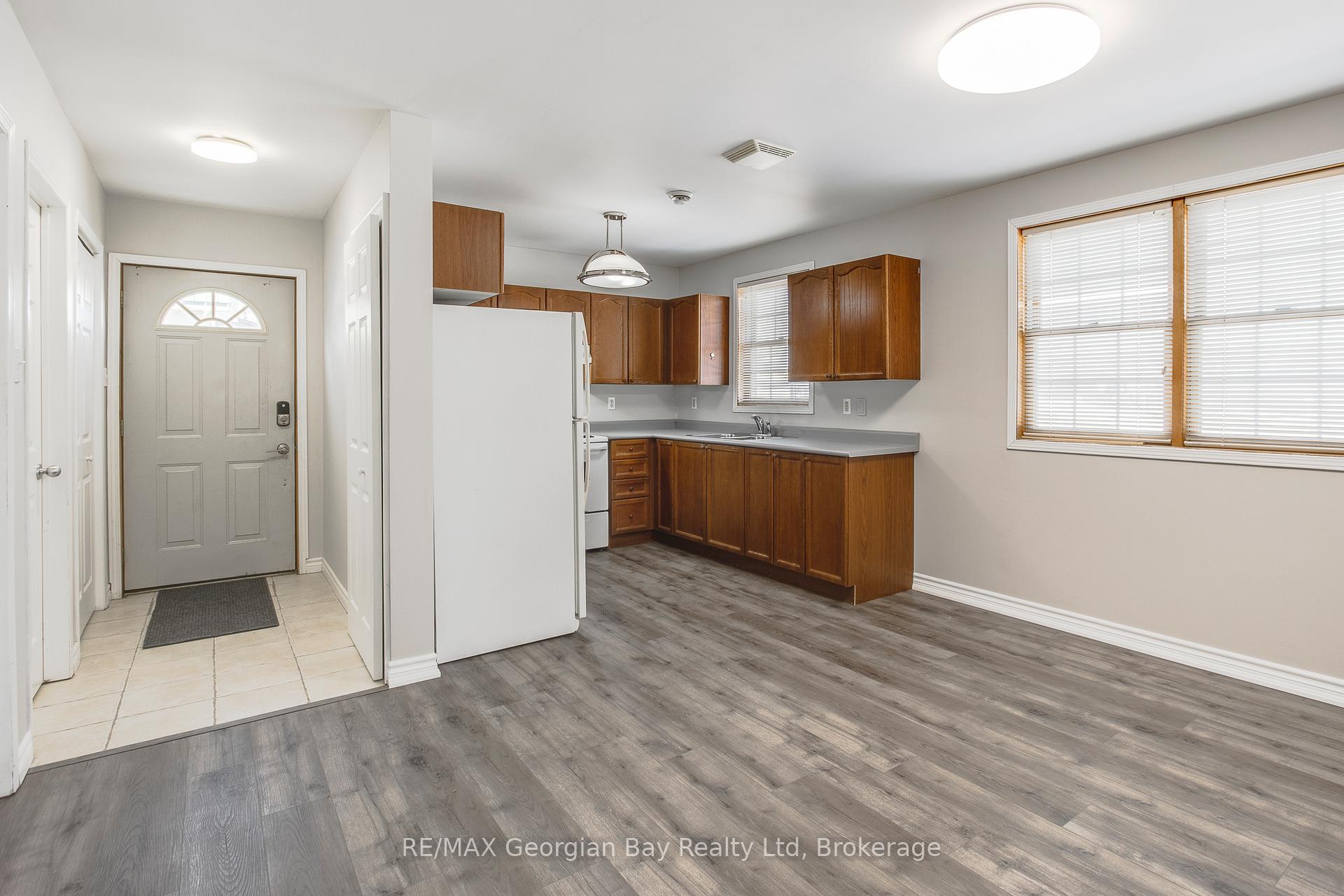Photo 6 of 42 Fourth Street, Midland — HOMEH