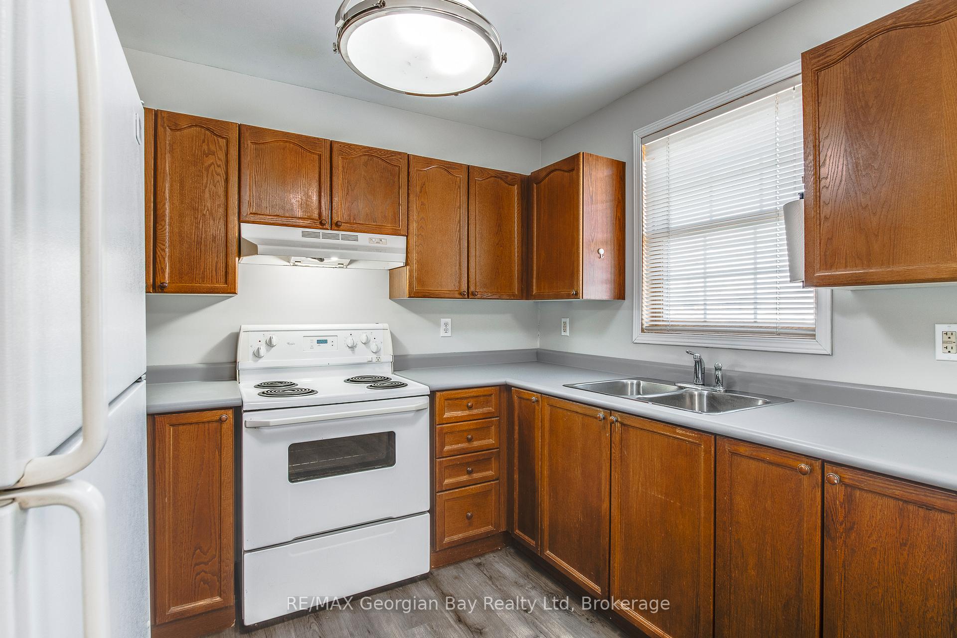 Photo 8 of 42 Fourth Street, Midland — HOMEH