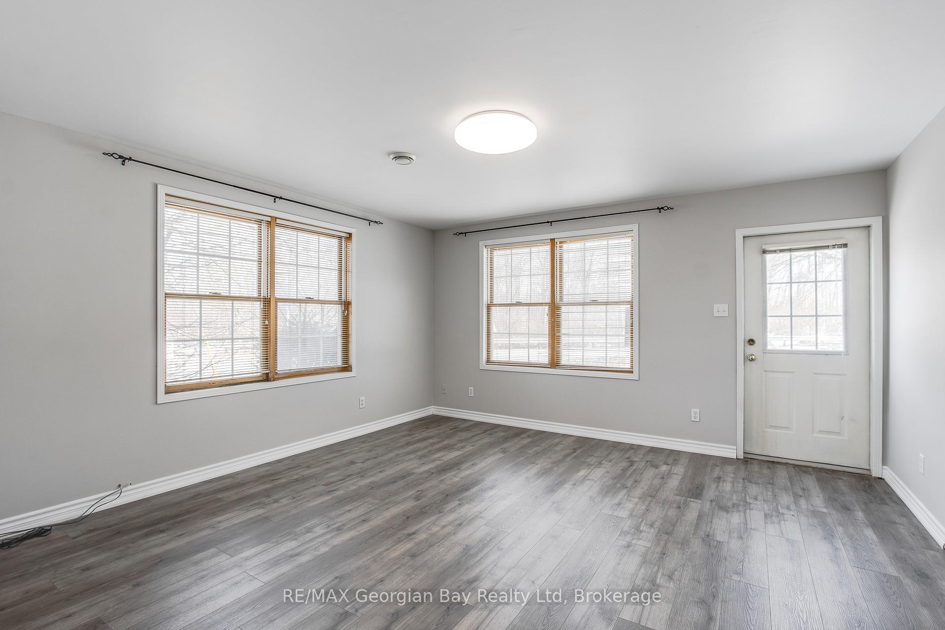 Photo 12 of 42 Fourth Street, Midland — HOMEH