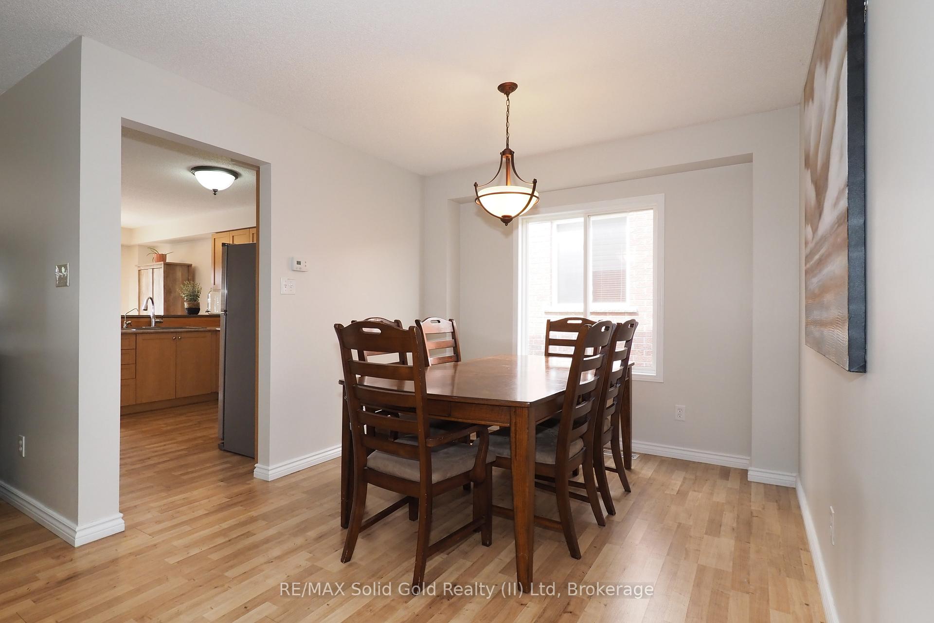 Photo 9 of 507 Commonwealth Crescent, Kitchener — HOMEH