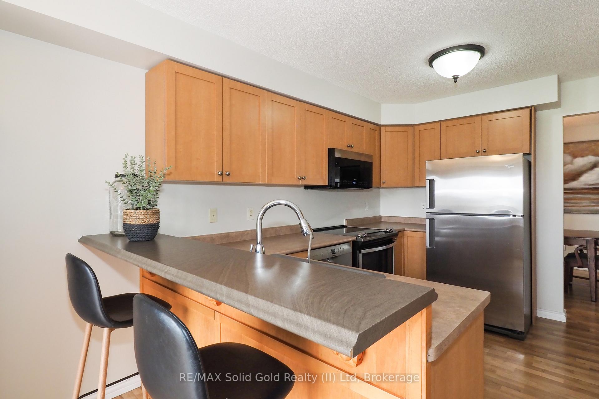 Photo 15 of 507 Commonwealth Crescent, Kitchener — HOMEH