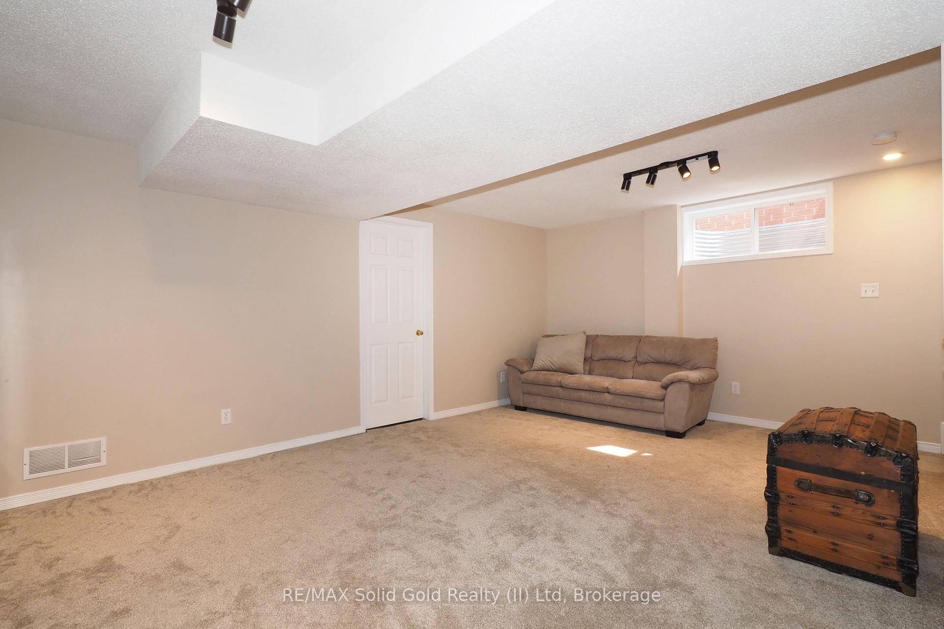 Photo 35 of 507 Commonwealth Crescent, Kitchener — HOMEH