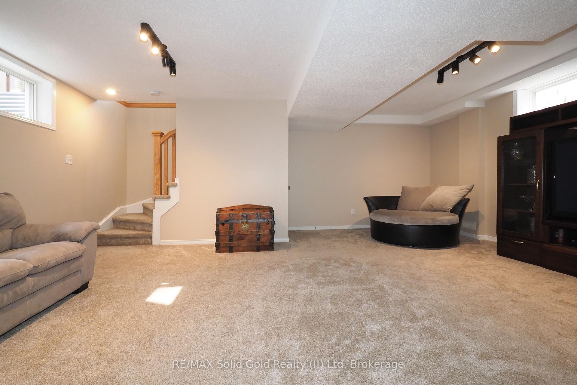 Photo 36 of 507 Commonwealth Crescent, Kitchener — HOMEH