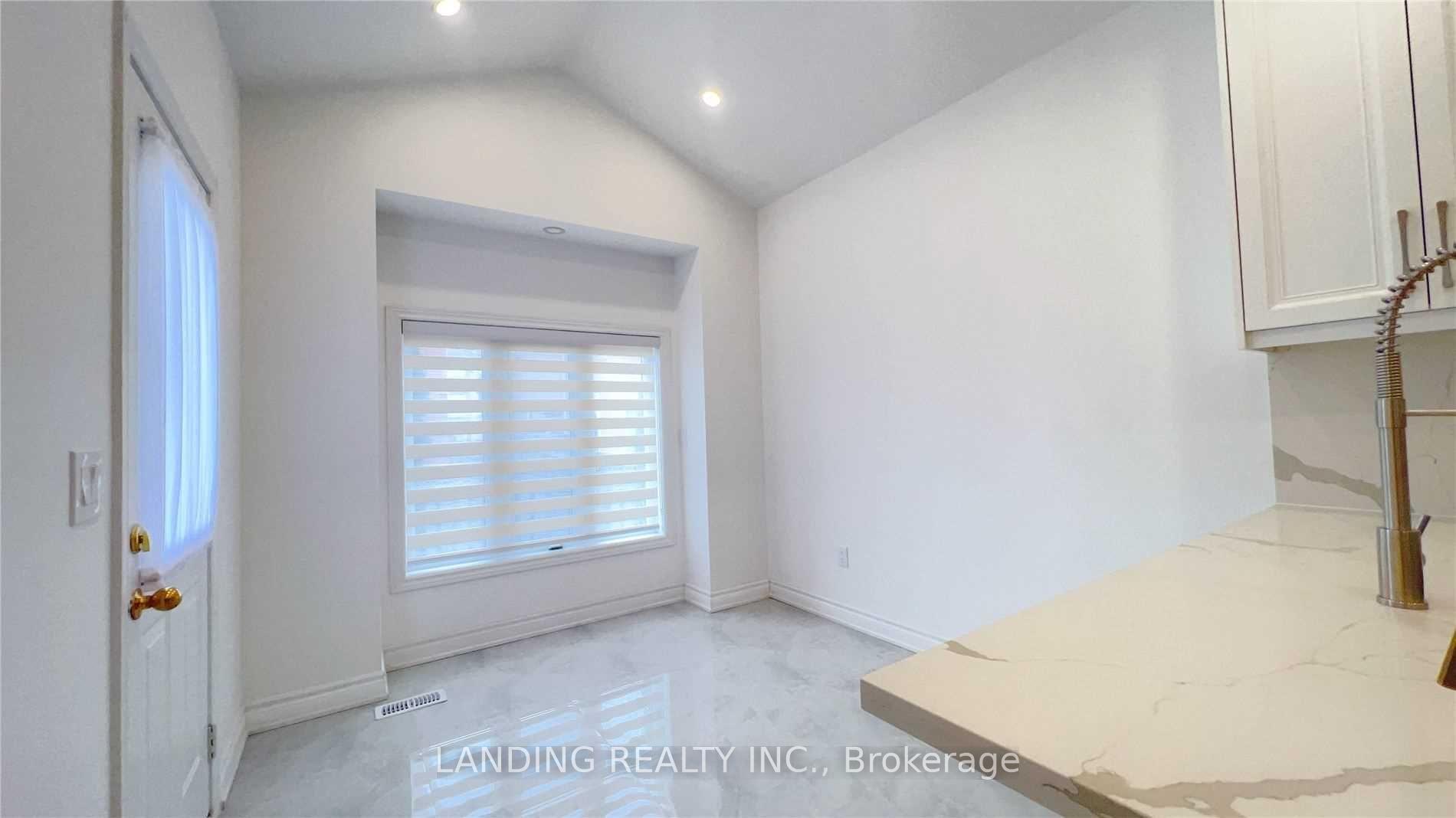 Photo 12 of 35 Briarcrest Drive, Markham, Berczy — HOMEH