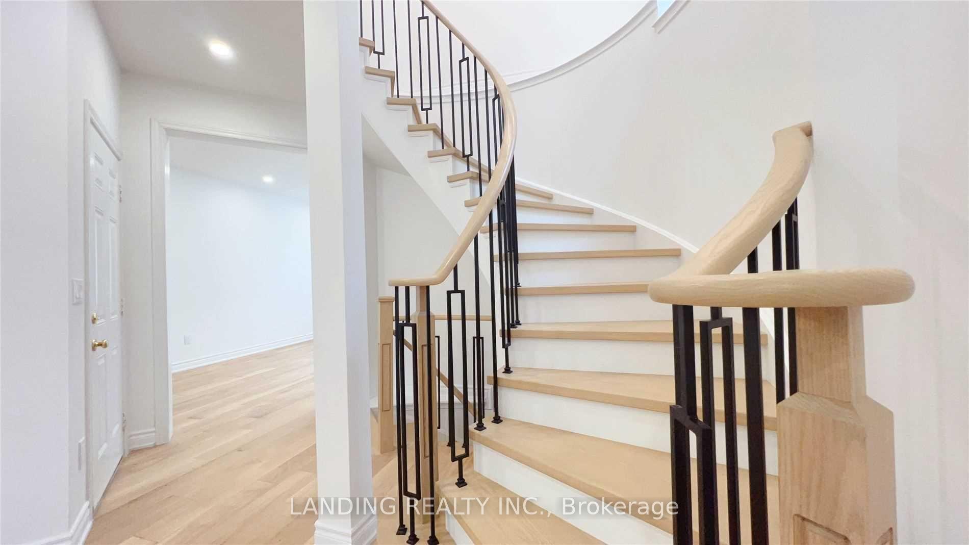 Photo 13 of 35 Briarcrest Drive, Markham, Berczy — HOMEH