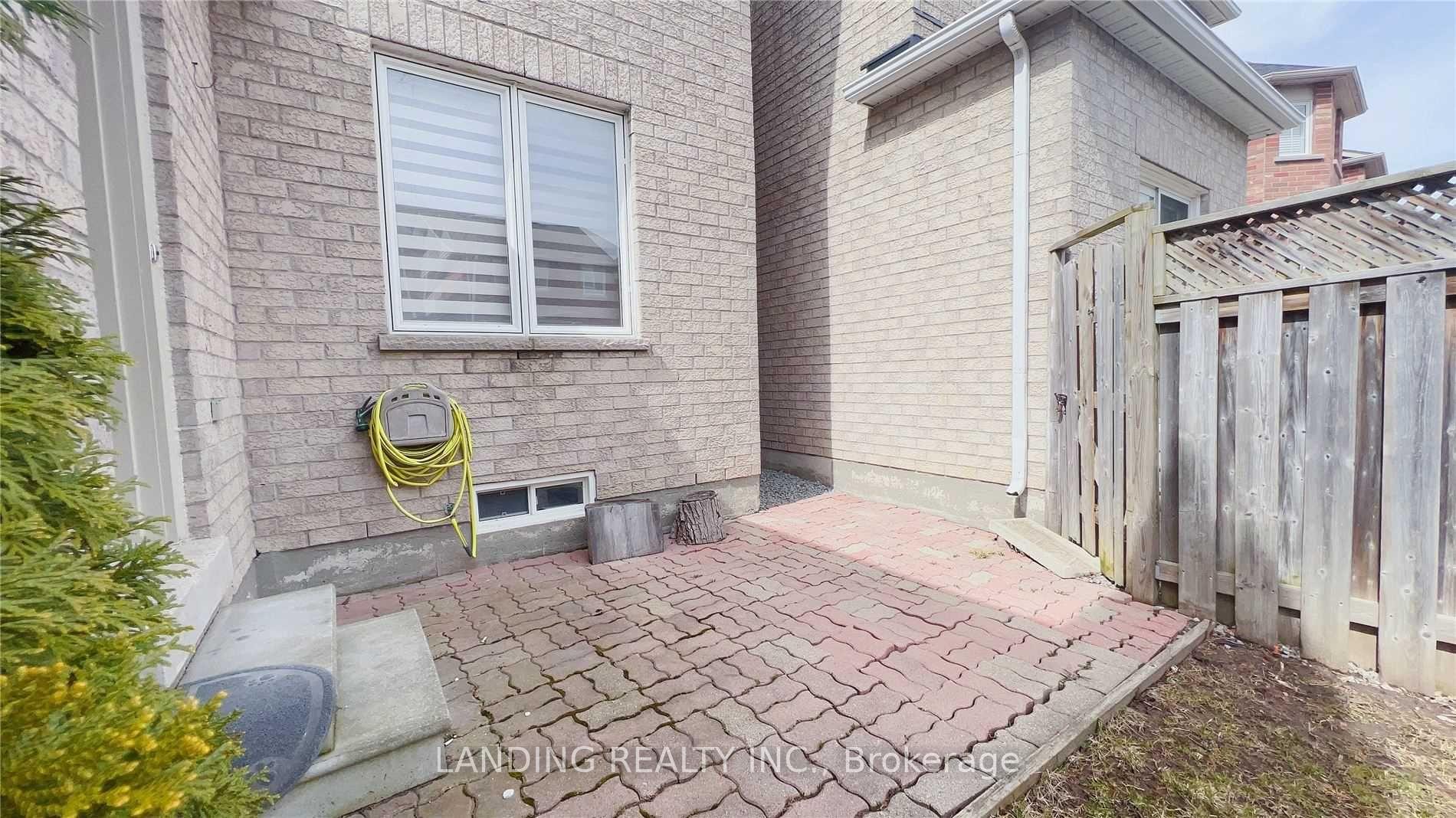 Photo 37 of 35 Briarcrest Drive, Markham, Berczy — HOMEH