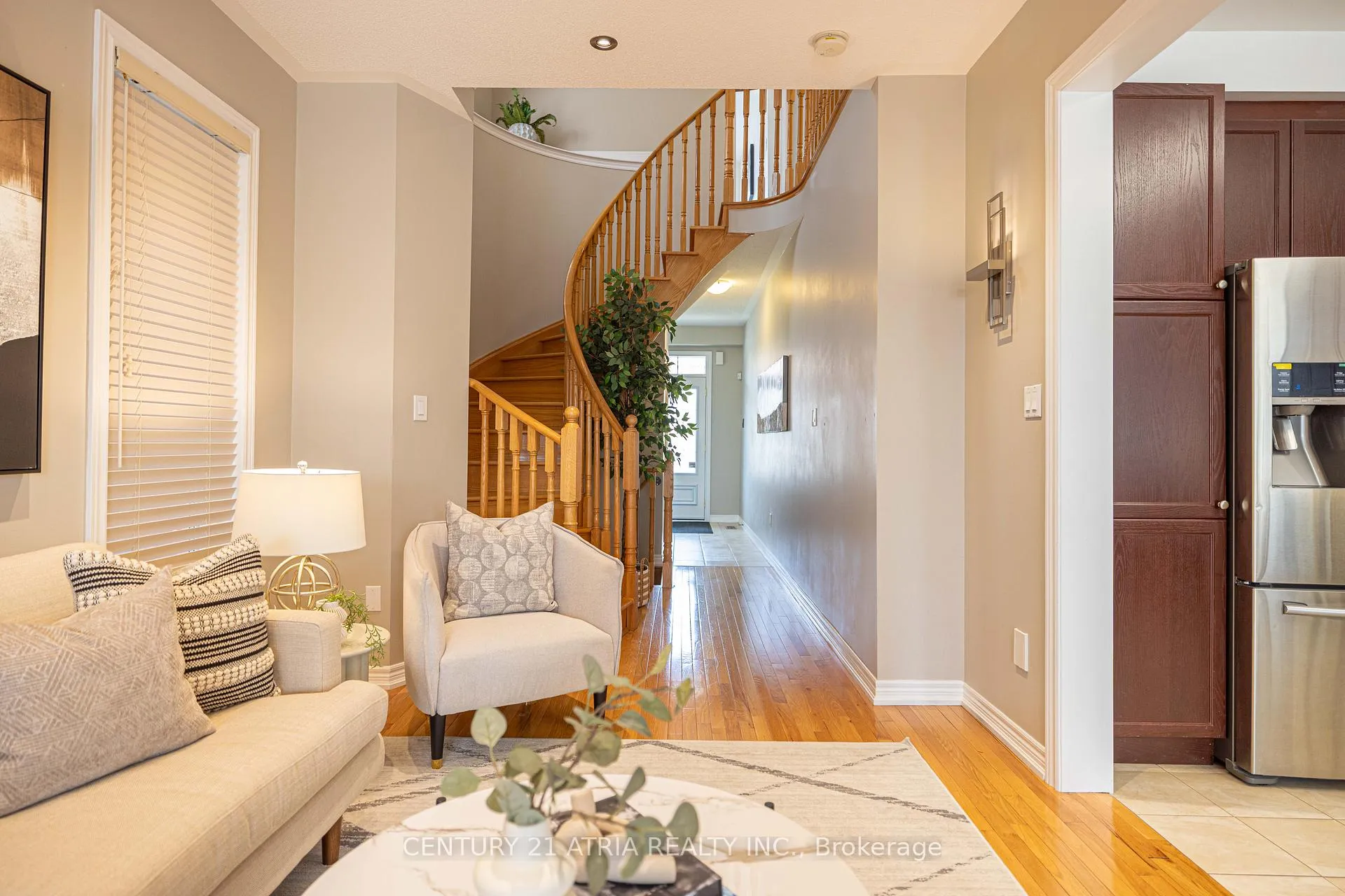 Photo 4 of 23 Staglin Court, Markham, Cathedraltown — HOMEH