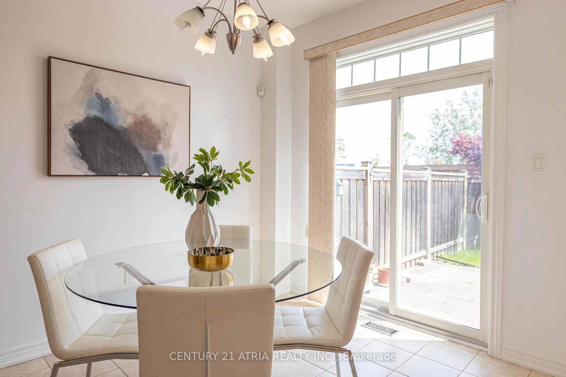 Photo 9 of 23 Staglin Court, Markham, Cathedraltown — HOMEH